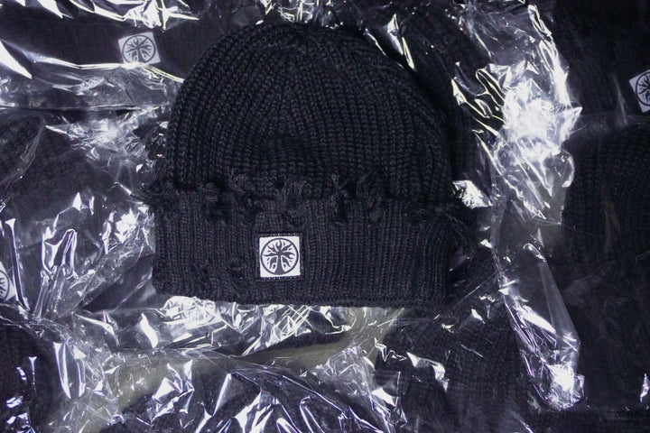 WRLDDIARY (woven label) Vanta Beanie